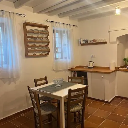 Filita In Old Town Rhodes * עיר רודוס